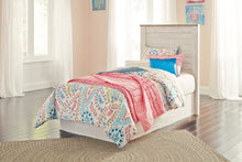 Load image into Gallery viewer, Willowton / Panel Headboard With Mirrored Dresser
