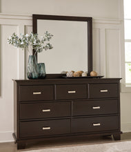 Load image into Gallery viewer, Covetown Twin Panel Bed with Mirrored Dresser, Chest and 2 Nightstands
