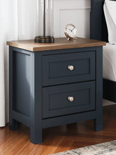 Load image into Gallery viewer, Landocken Queen Panel Bed with Mirrored Dresser and 2 Nightstands
