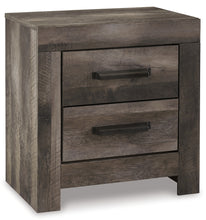 Load image into Gallery viewer, Wynnlow Queen Panel Bed with Mirrored Dresser, Chest and 2 Nightstands
