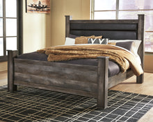 Load image into Gallery viewer, Wynnlow King Poster Bed with Mirrored Dresser and 2 Nightstands
