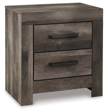 Load image into Gallery viewer, Wynnlow King Panel Bed with Mirrored Dresser, Chest and 2 Nightstands
