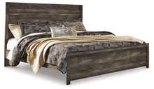 Load image into Gallery viewer, Wynnlow King Panel Bed with Mirrored Dresser, Chest and 2 Nightstands
