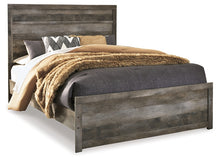 Load image into Gallery viewer, Wynnlow Queen Panel Bed with Mirrored Dresser and Nightstand
