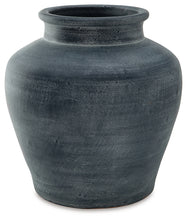Load image into Gallery viewer, Meadie Vase
