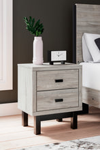 Load image into Gallery viewer, Vessalli King Panel Bed with Mirrored Dresser, Chest and 2 Nightstands
